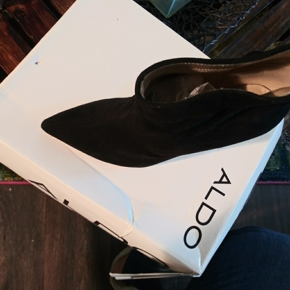 Boot/ Booties - Picture 3 of 4